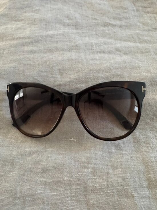 Tom Ford Cat‑Eye Sunglasses – Tortoise Acetate, T‑Temple Detail main image 6